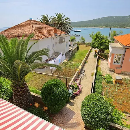 Zrinka Apartment